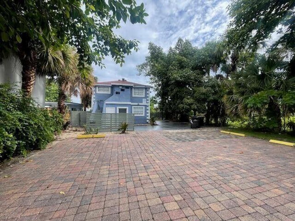919 2nd Street 4, West Palm Beach, FL 33401