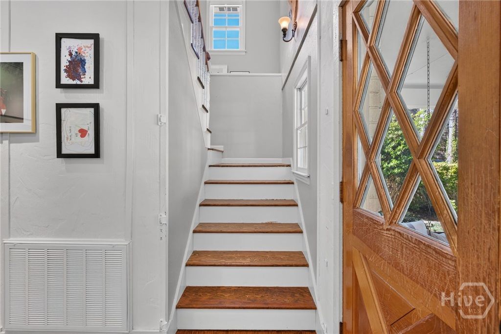 Image 18 of property listing at 221 E Point Drive, Savannah, GA 31410