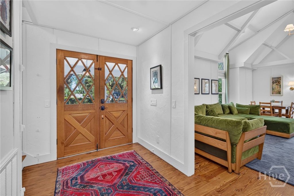 Image 20 of property listing at 221 E Point Drive, Savannah, GA 31410