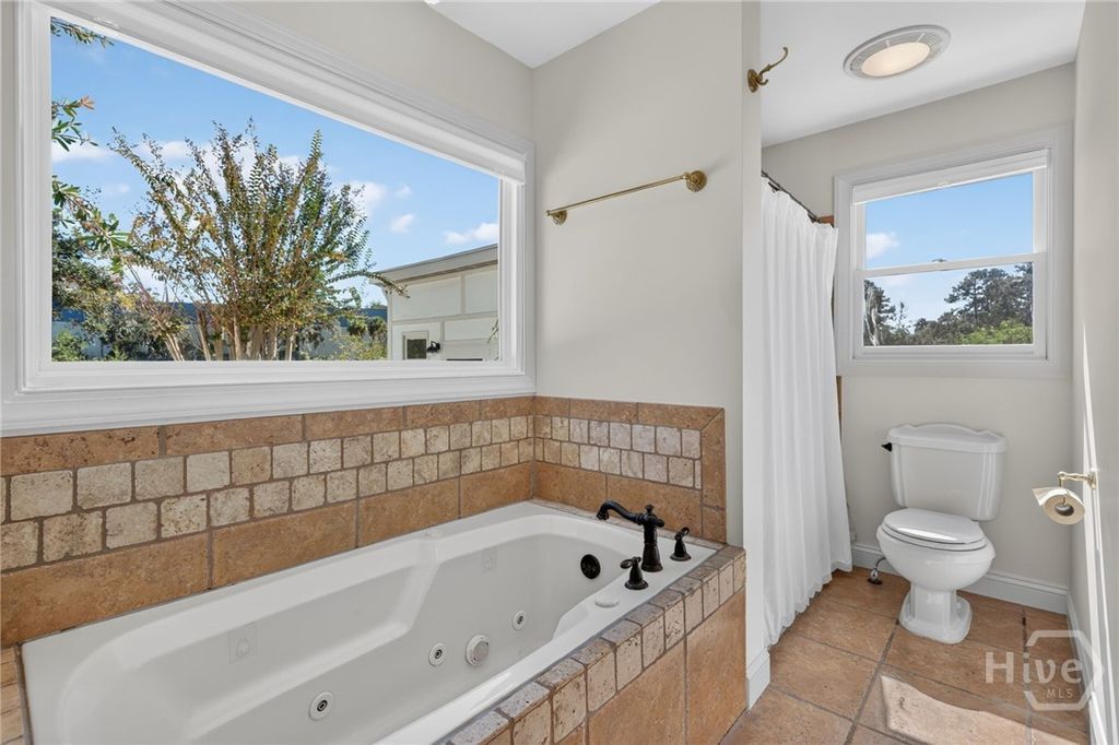 Image 31 of property listing at 221 E Point Drive, Savannah, GA 31410