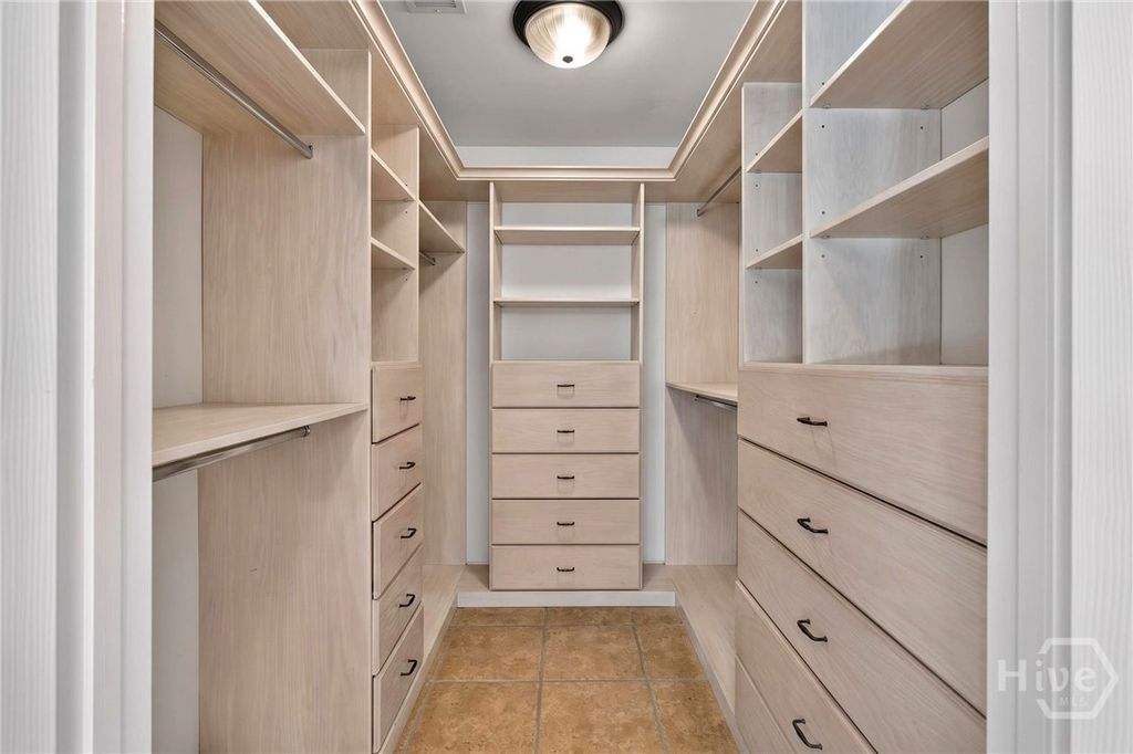 Image 32 of property listing at 221 E Point Drive, Savannah, GA 31410