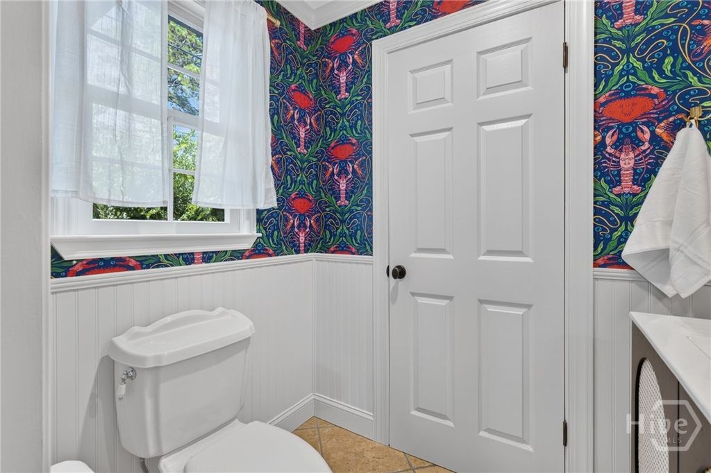 Image 41 of property listing at 221 E Point Drive, Savannah, GA 31410