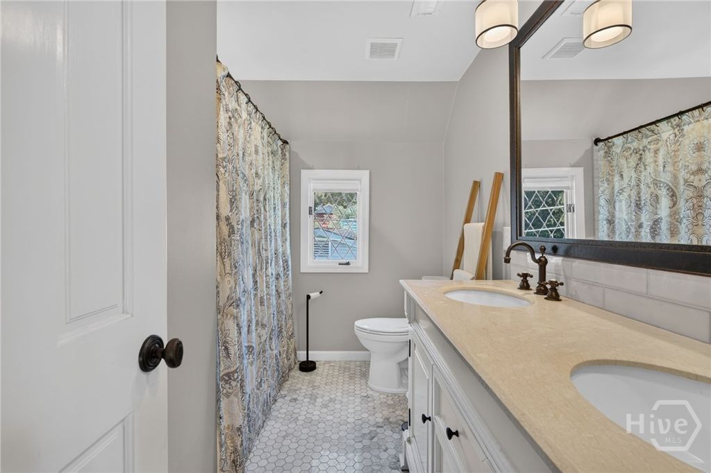 Image 46 of property listing at 221 E Point Drive, Savannah, GA 31410