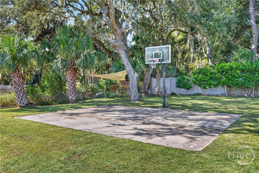 Image 59 of property listing at 221 E Point Drive, Savannah, GA 31410