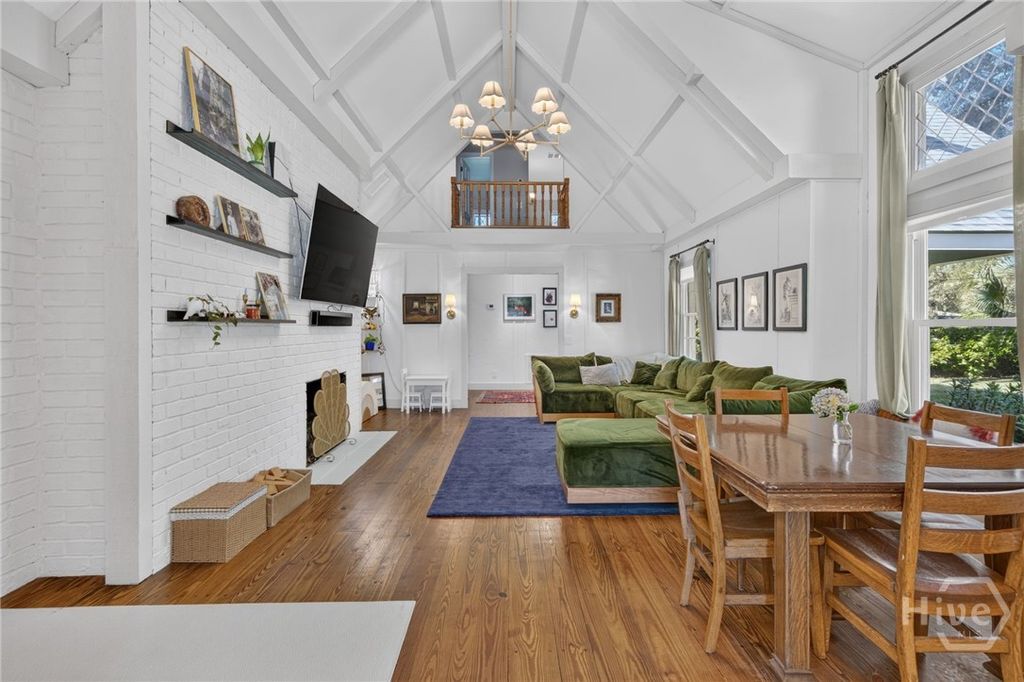 Image 8 of property listing at 221 E Point Drive, Savannah, GA 31410
