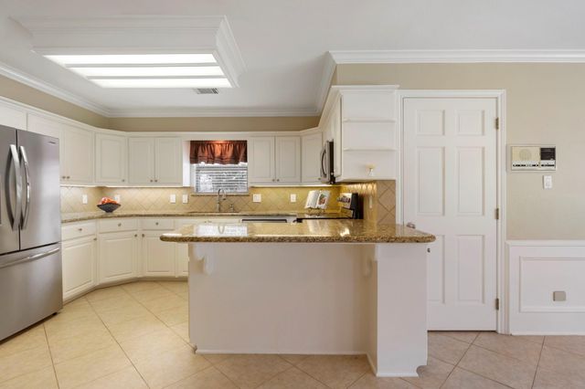 5619 Willow Walk Street, Houston, TX 77069