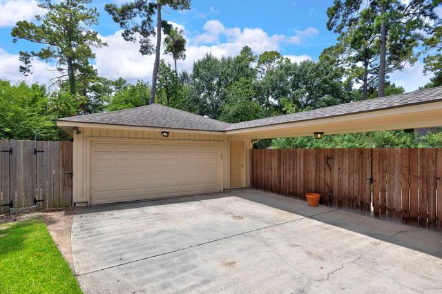 5619 Willow Walk Street, Houston, TX 77069