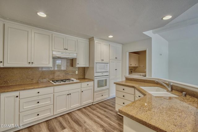 1044 Cherry Creek Circle, Westlake Village, CA 91362