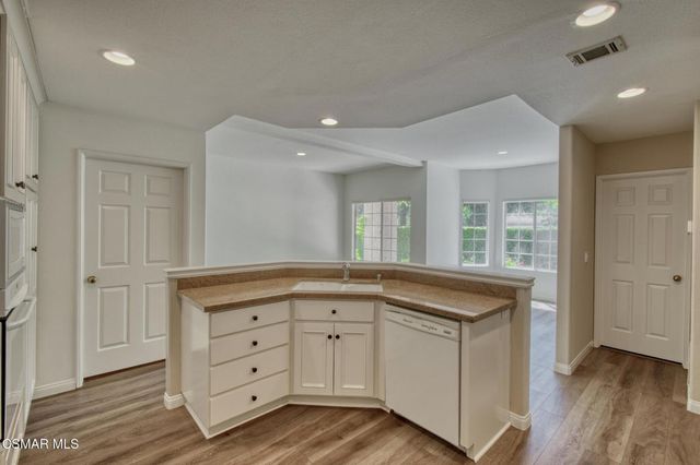 1044 Cherry Creek Circle, Westlake Village, CA 91362
