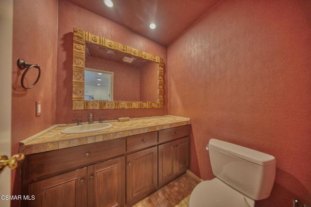 1044 Cherry Creek Circle, Westlake Village, CA 91362