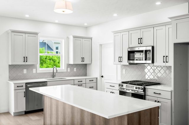 5005 Finlen Lane, Bloomington, IL 61705