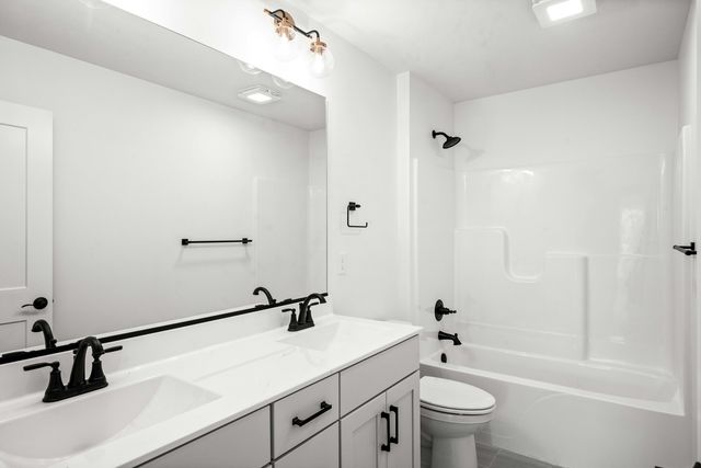 5005 Finlen Lane, Bloomington, IL 61705