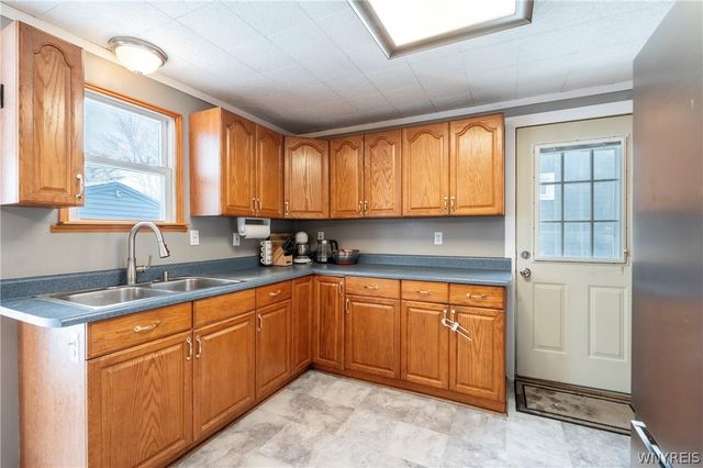 70 Marlow Road, West Seneca, NY 14224