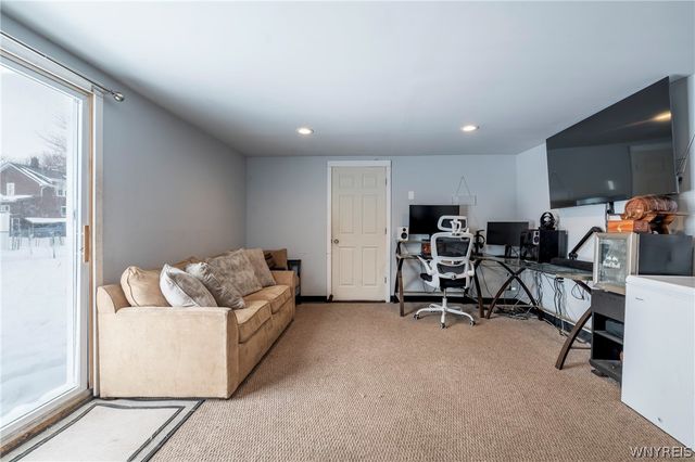 70 Marlow Road, West Seneca, NY 14224