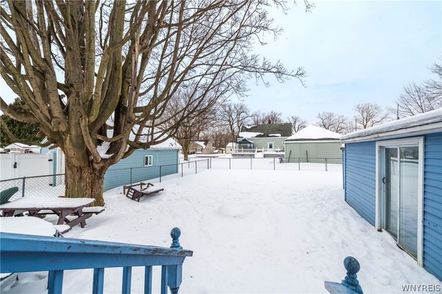 70 Marlow Road, West Seneca, NY 14224