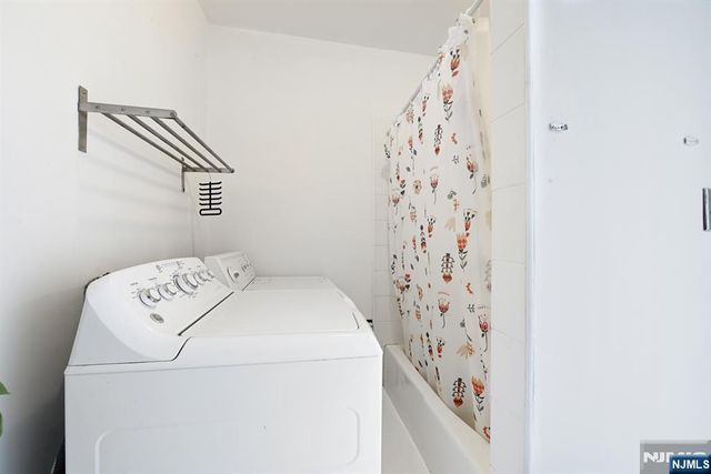 3 Hampton Court, Jersey City, NJ 07302