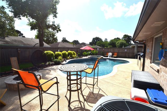 2315 Clear Ridge Drive, Houston, TX 77339