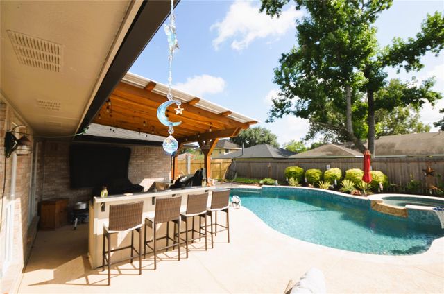 2315 Clear Ridge Drive, Houston, TX 77339