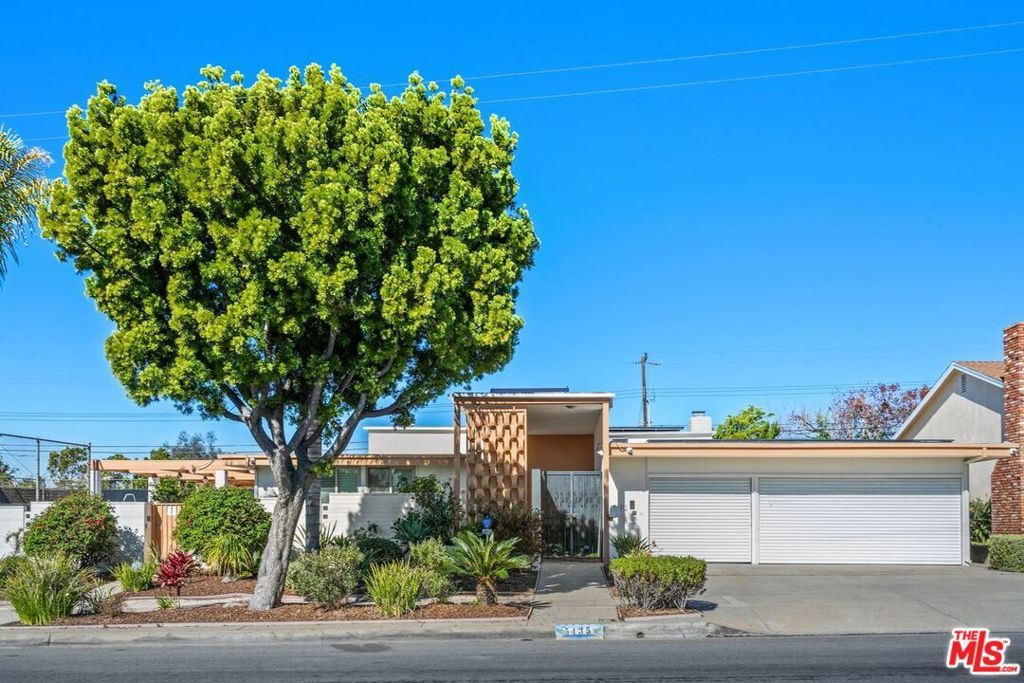 5435 W 64th Street, Los Angeles, CA 90056 — photo 2