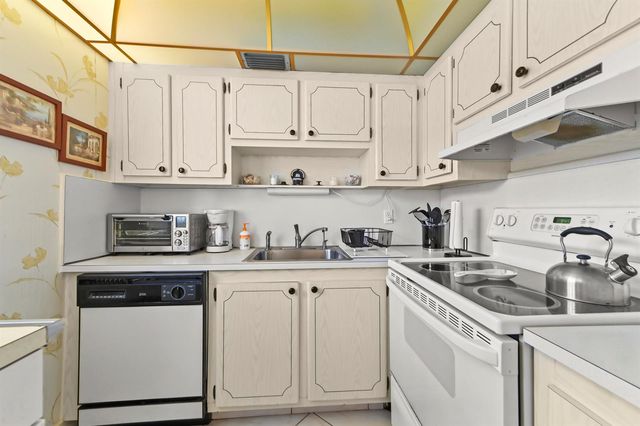 209 WATERFORD I, Delray Beach, FL 33446