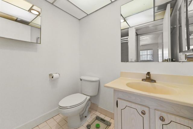 209 WATERFORD I, Delray Beach, FL 33446