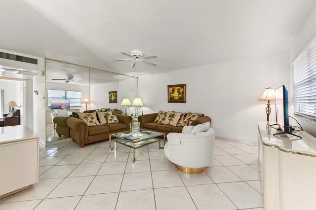 209 WATERFORD I, Delray Beach, FL 33446