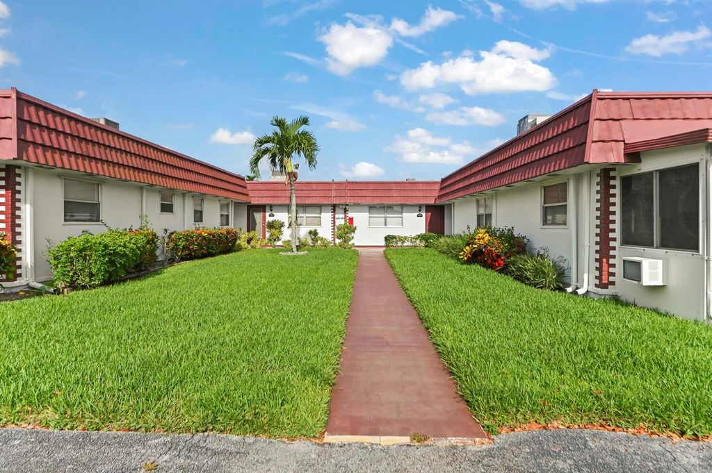 209 WATERFORD I, Delray Beach, FL 33446