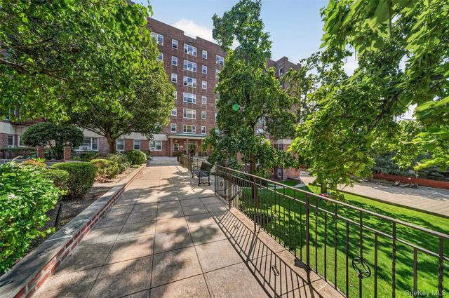 280 Collins Avenue 1A, Mount Vernon, NY 10552