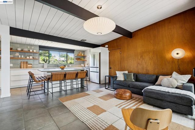 5768 Highwood Rd, Castro Valley, CA 94552
