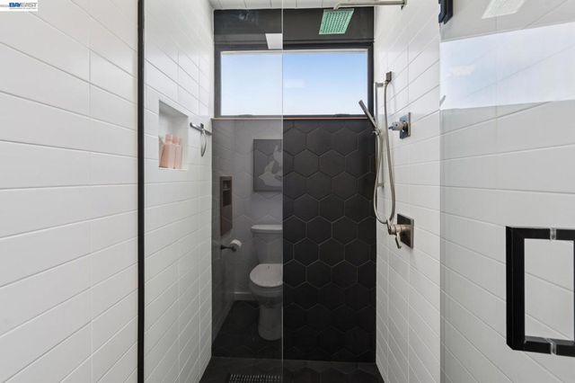 5768 Highwood Rd, Castro Valley, CA 94552