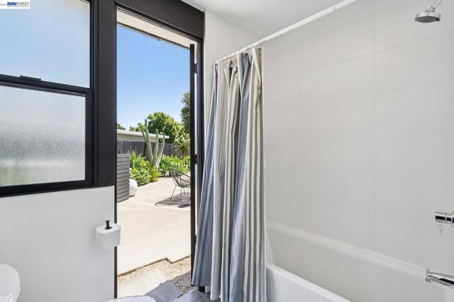 5768 Highwood Rd, Castro Valley, CA 94552