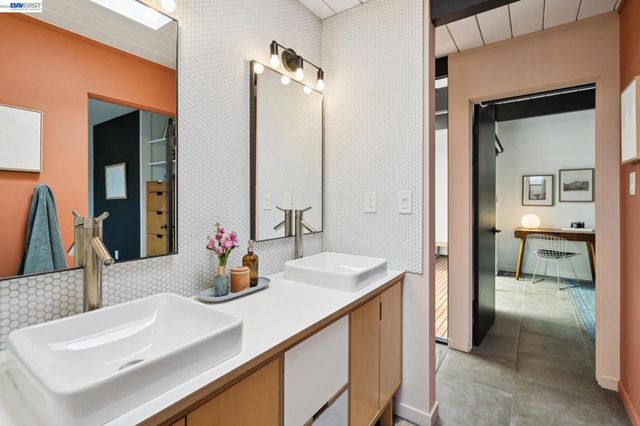 5768 Highwood Rd, Castro Valley, CA 94552