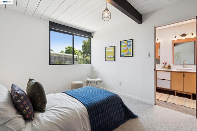 5768 Highwood Rd, Castro Valley, CA 94552