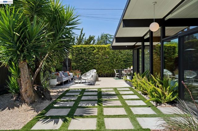 5768 Highwood Rd, Castro Valley, CA 94552