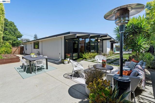 5768 Highwood Rd, Castro Valley, CA 94552