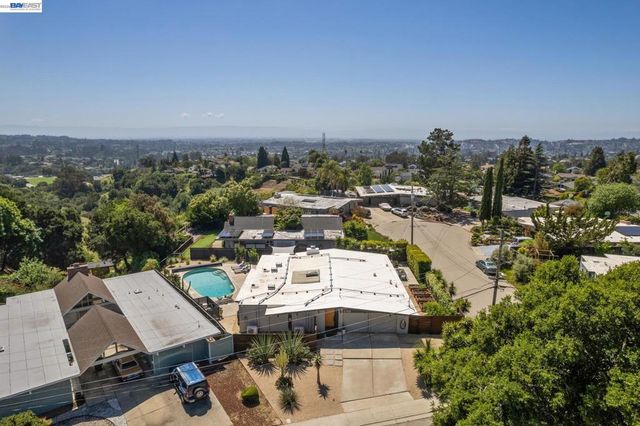 5768 Highwood Rd, Castro Valley, CA 94552