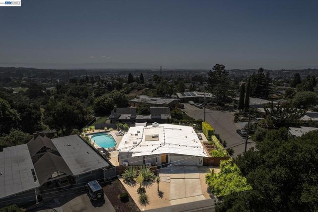 5768 Highwood Rd, Castro Valley, CA 94552