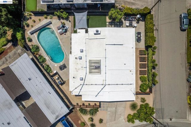 5768 Highwood Rd, Castro Valley, CA 94552
