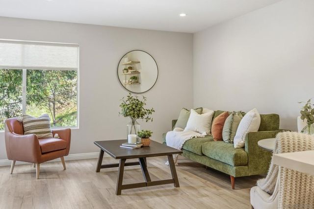 6916 Park Mesa Way 2, San Diego, CA 92111