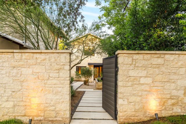 2309 S 4th ST, Austin, TX 78704
