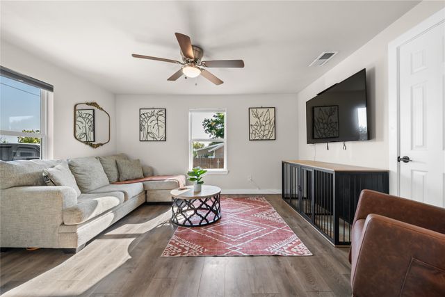 217 Porter Drive, Azle, TX 76020