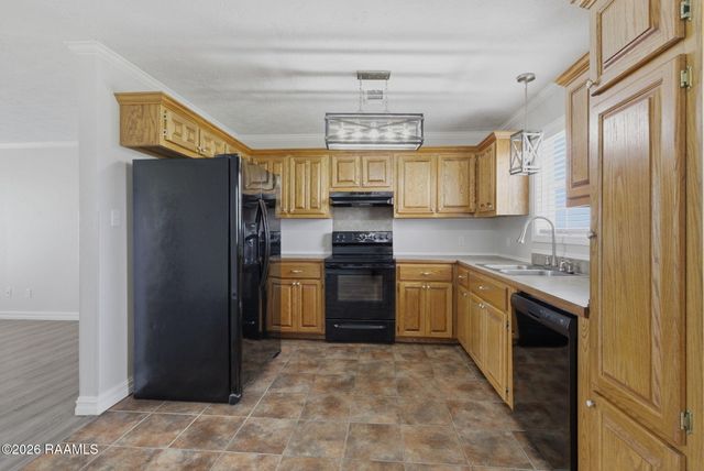 1351 Tall Sky Drive, Lake Charles, LA 70607