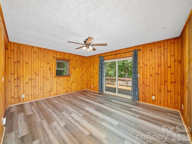 79 Sean Drive, Spruce Pine, NC 28777