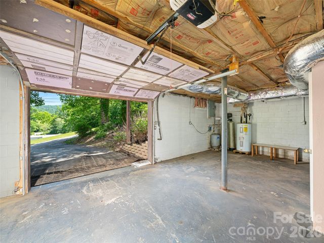 79 Sean Drive, Spruce Pine, NC 28777