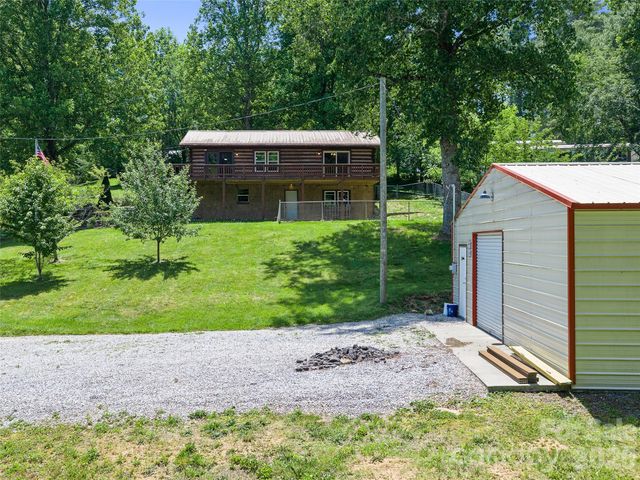 79 Sean Drive, Spruce Pine, NC 28777