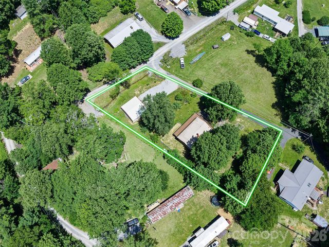 79 Sean Drive, Spruce Pine, NC 28777