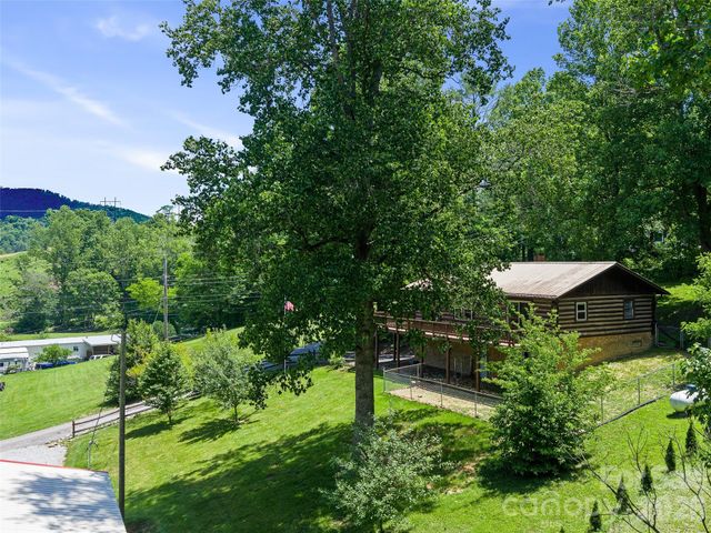 79 Sean Drive, Spruce Pine, NC 28777