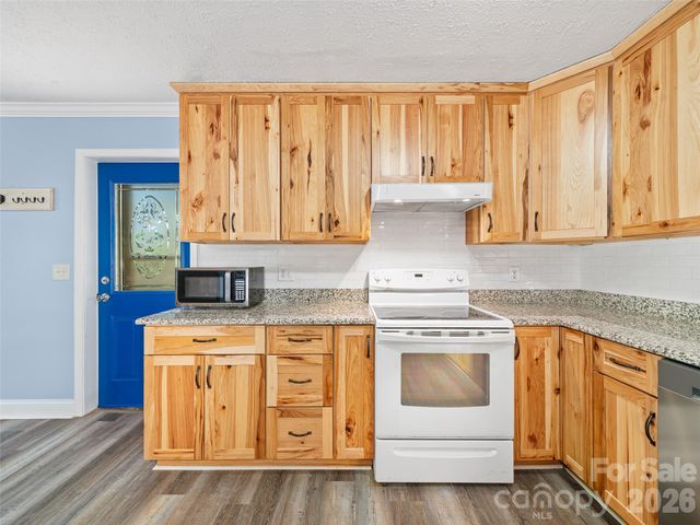 79 Sean Drive, Spruce Pine, NC 28777