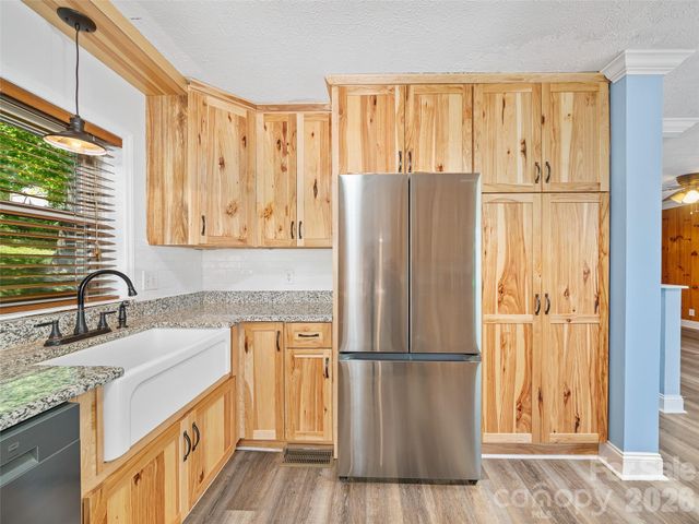 79 Sean Drive, Spruce Pine, NC 28777