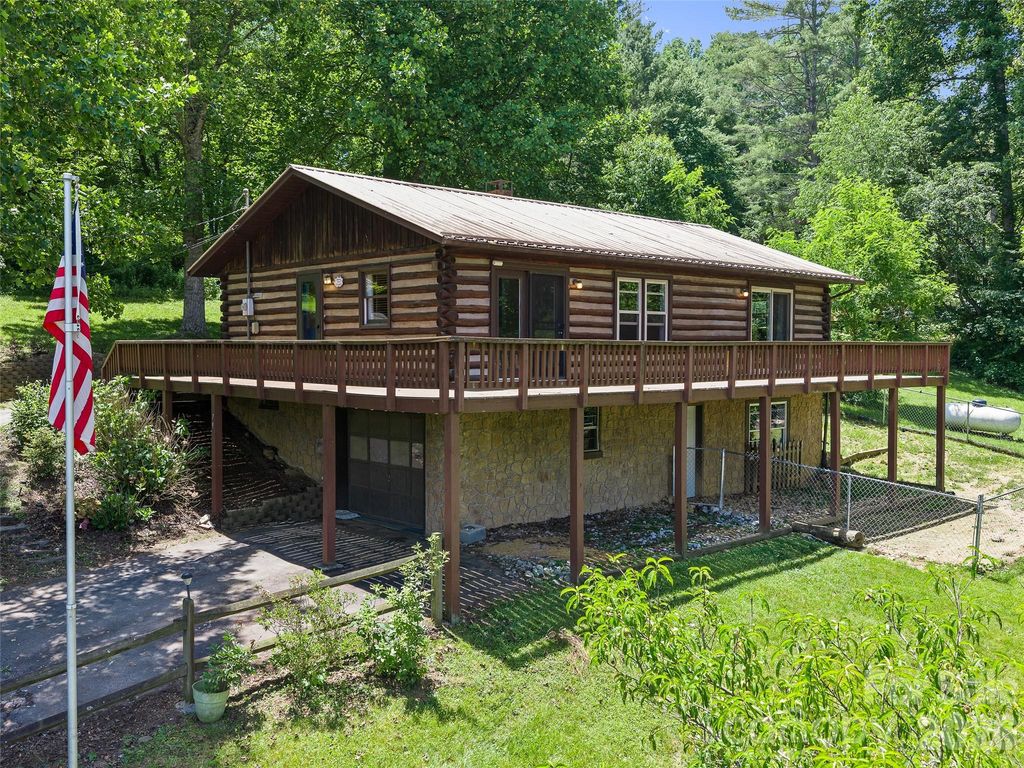 79 Sean Drive, Spruce Pine, NC 28777